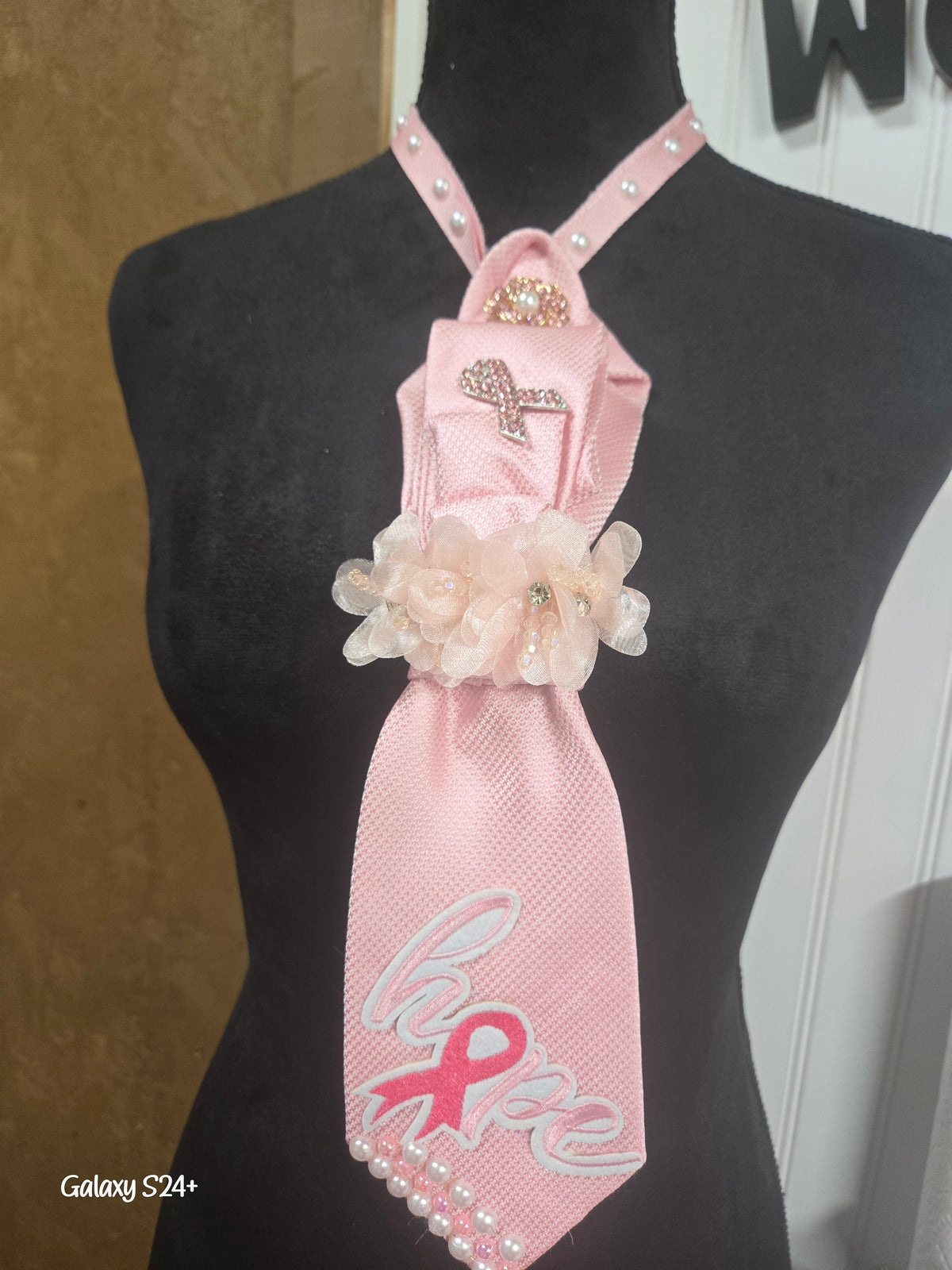 Hope And Pearl Necklace Tie