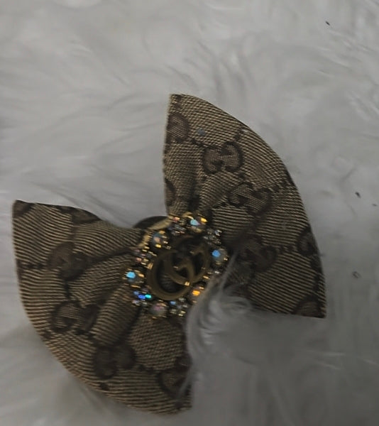 GG Bow Tie Brooch