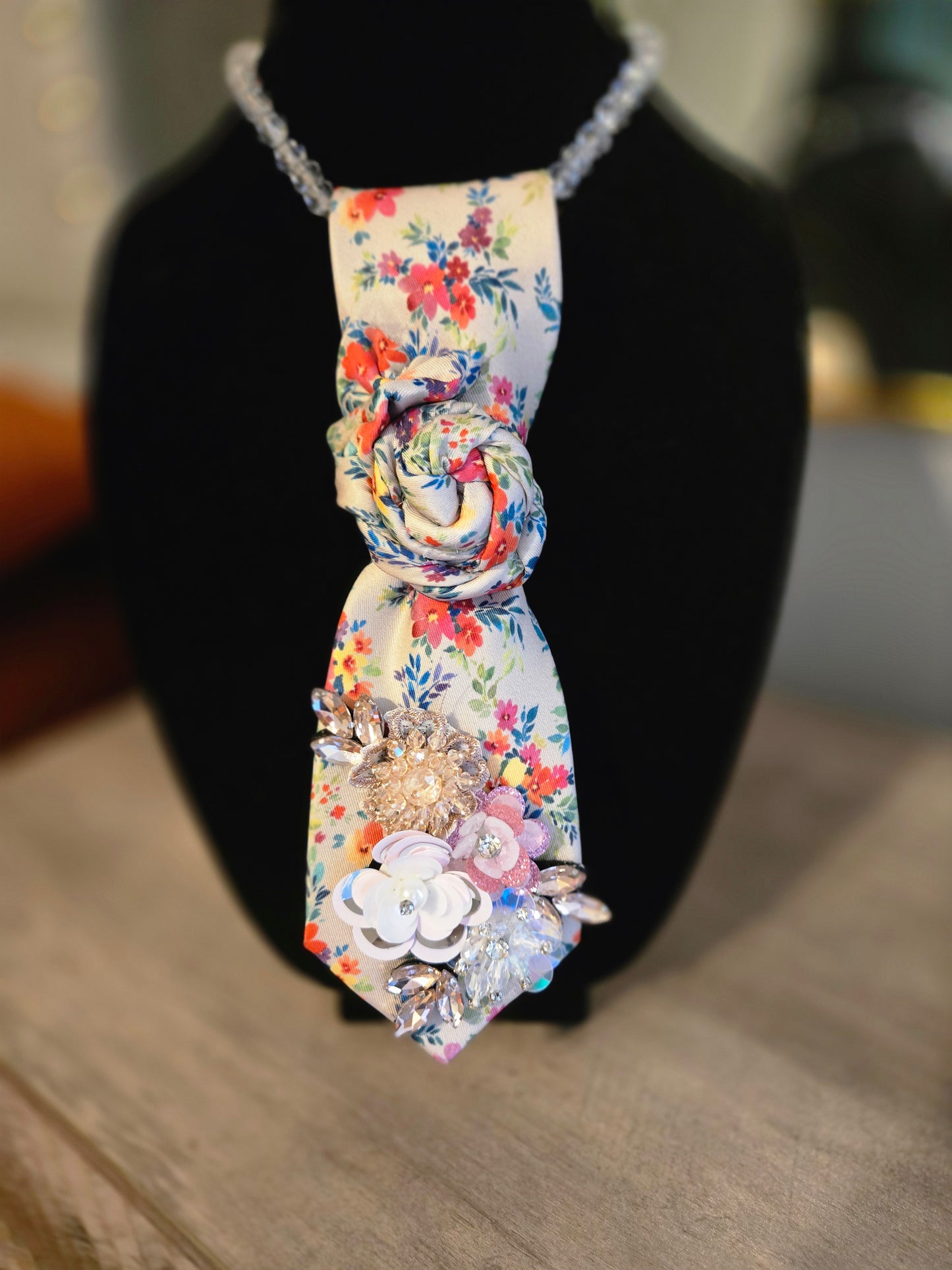 Luxe Floral Necklace Tie