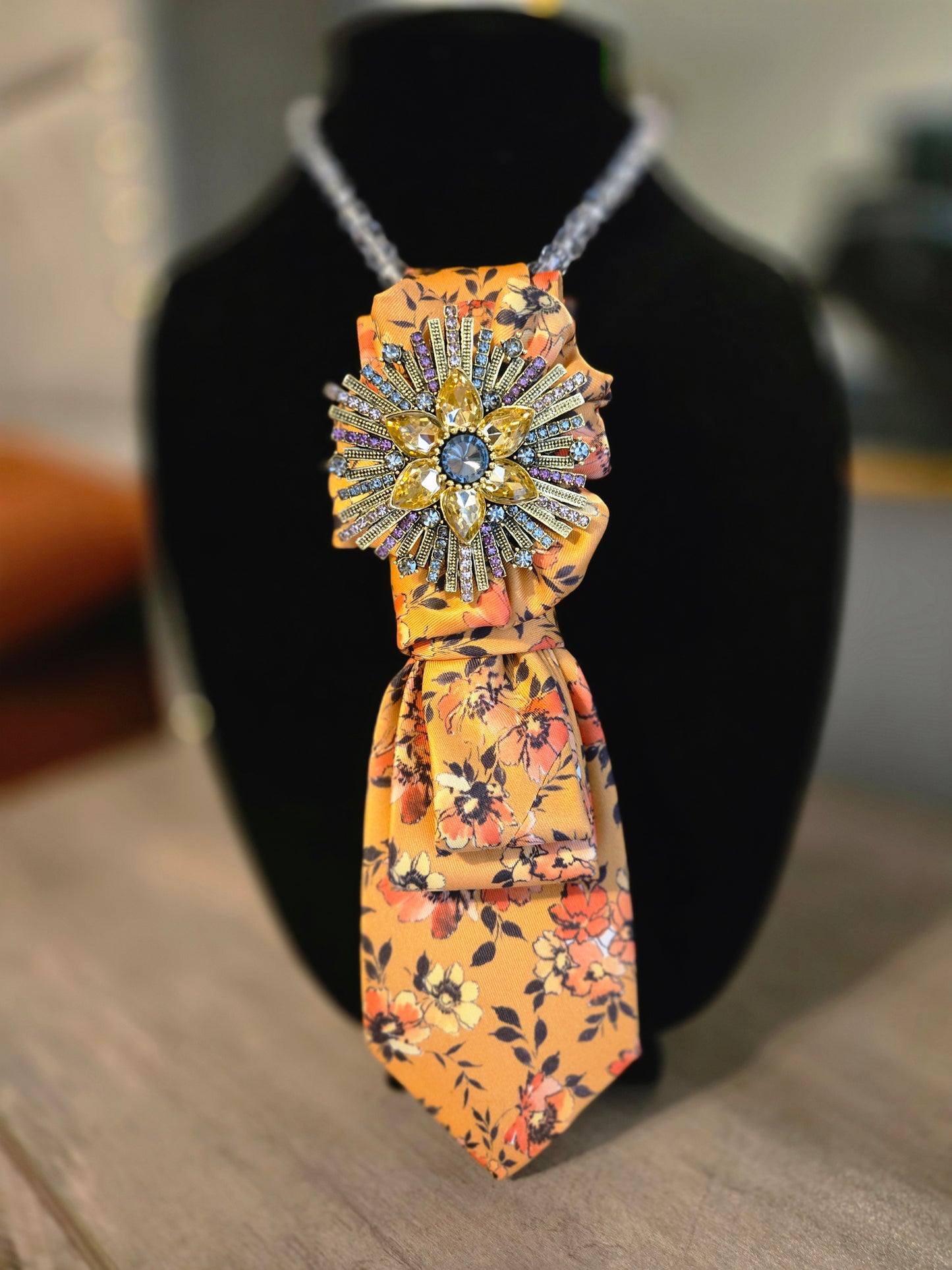 Luxe Floral Necklace Tie