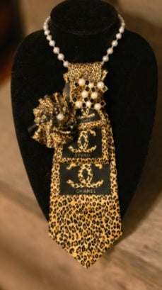 CC Necklace Tie